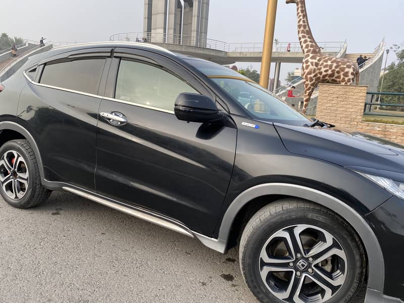 Honda Vezel Hybrid X 2