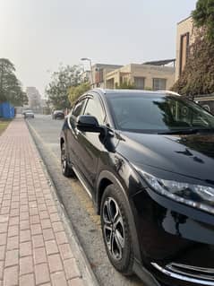 Honda Vezel Hybrid X