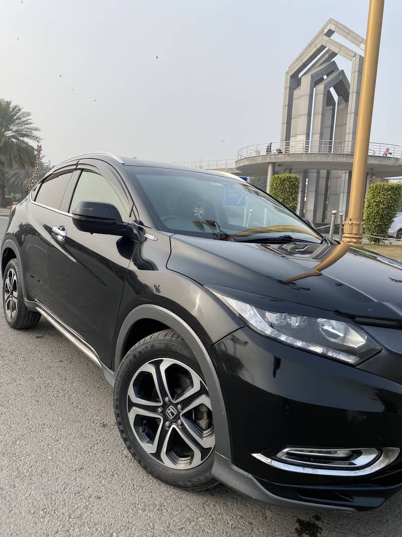 Honda Vezel Hybrid X 14