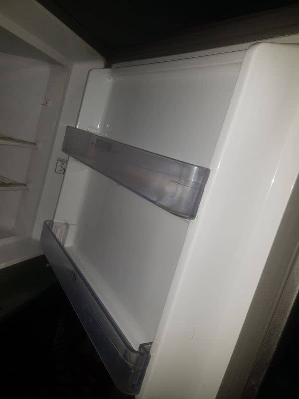 Freezer 5years Old 35000/- Also with negotiate 1