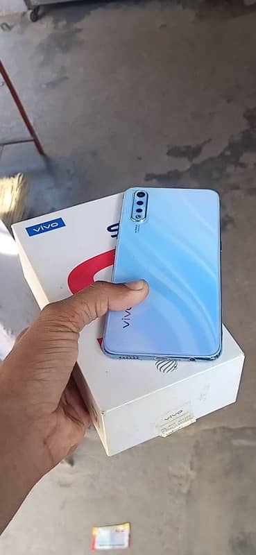 vivo s1 with box 1