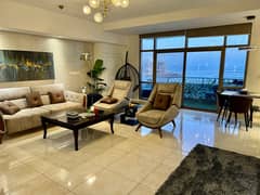 Luxury Emaar apartment with ocean and sky view. Xbox on daily basis