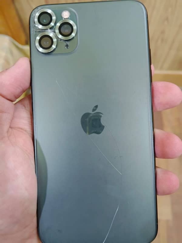 iphone 11 pro max back broken 1