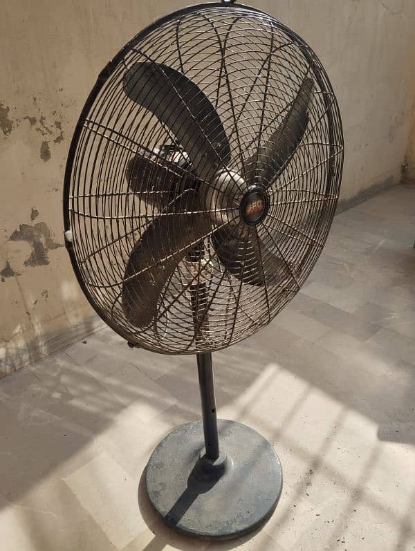 GFN PADESTAL FAN for sale 1