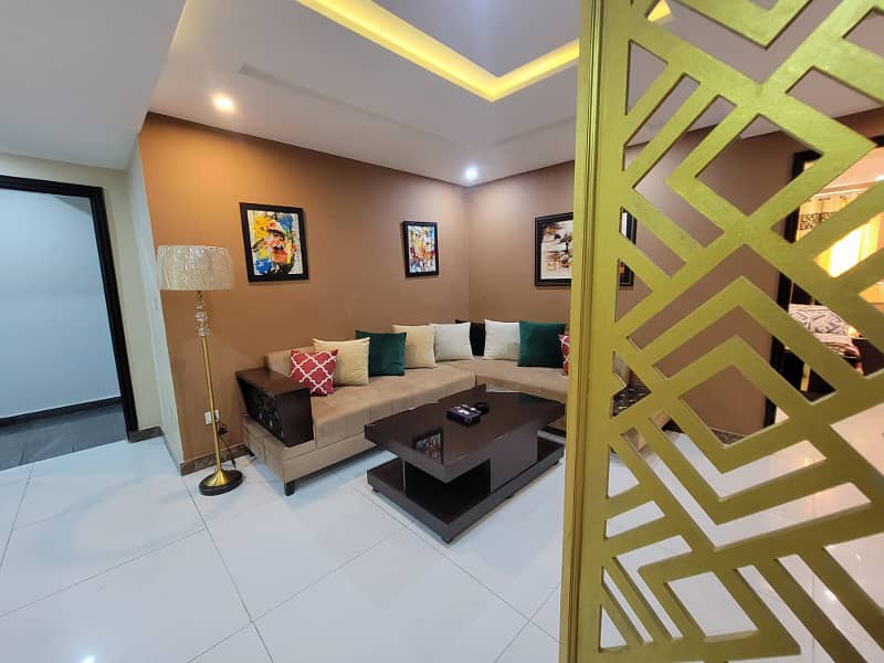 Luxury Studio/1 BHK/2 BHK available on daily basis 5