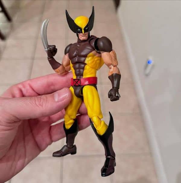 ct toys wolverine and scarlet spider man action figure 7