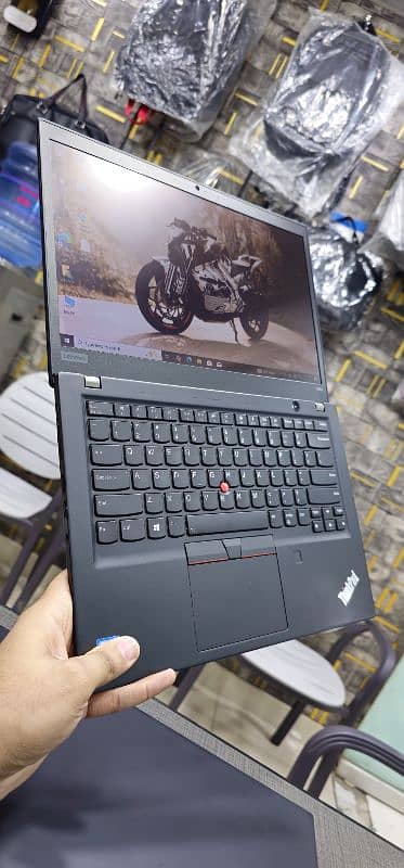 Lenovo T490s Core i7 8th generationTouch 4