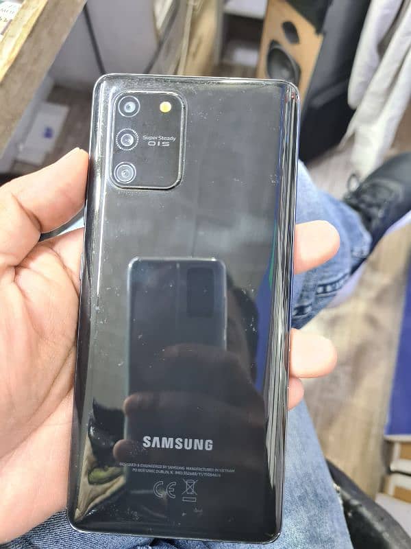 samsung S10 lite 10 by 9 condtion 8gb 128 gb black colour 6