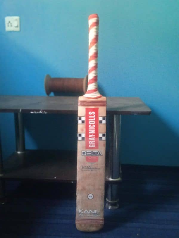 GRAY NICOLLS Hard Ball bat With Gloves 9