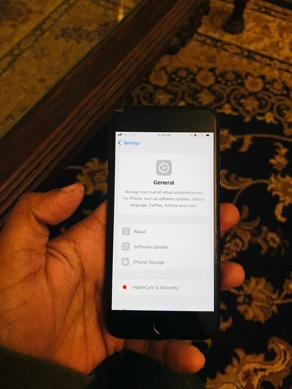 Iphone SE 2020 64gb for sale in 10/8 condition 11