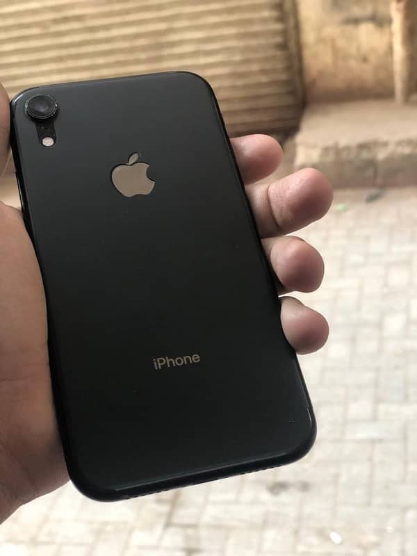 iphone xr 10/10 condition 2