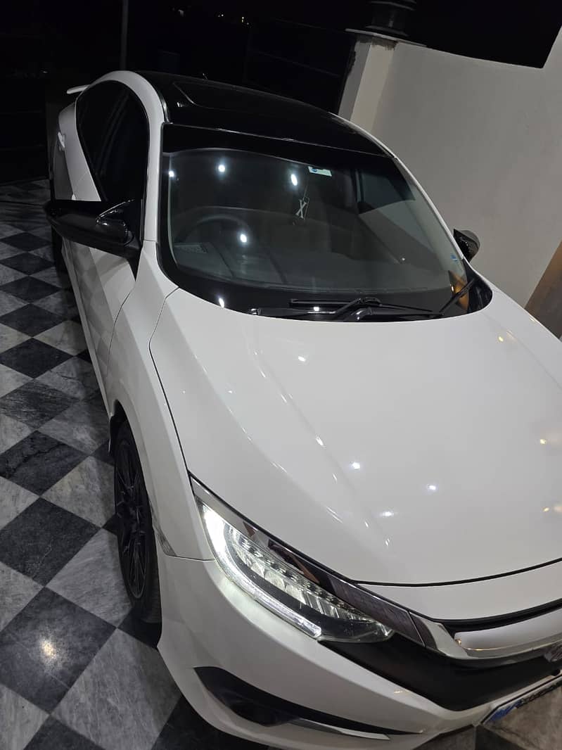 Honda Civic Oriel 1.8 i-VTEC CVT 2021 1