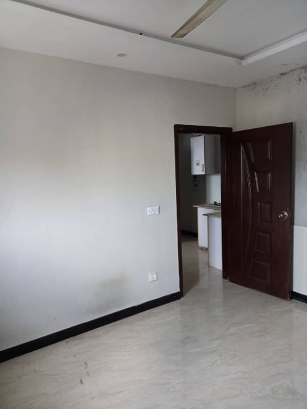 1 Bedroom Unfurnished Apartment Available For Rent in E/11/4 3