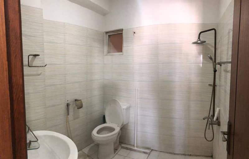 1 Bedroom Unfurnished Apartment Available For Rent in E/11/4 8