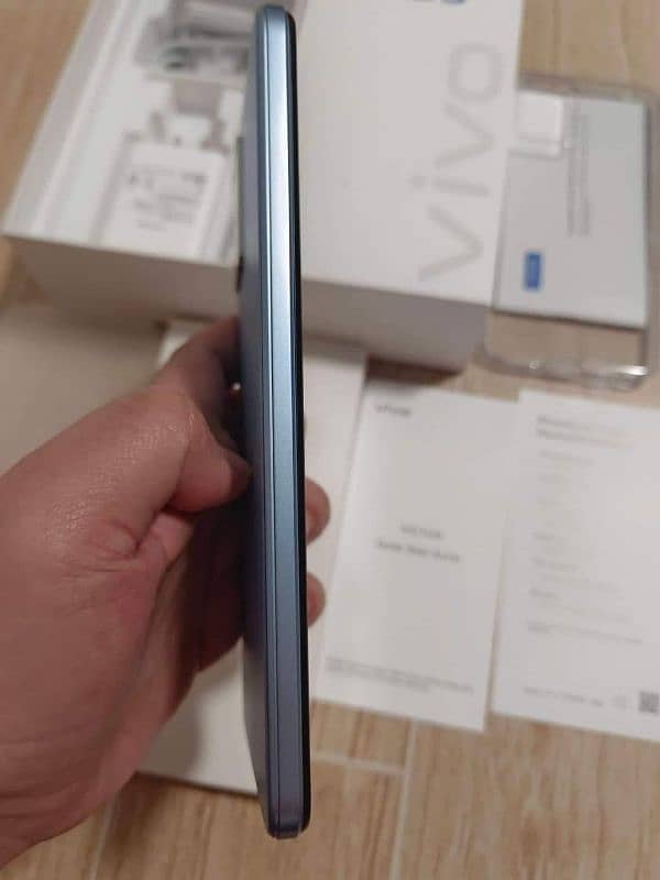 Vivo Y33s 8+4gb ram 2