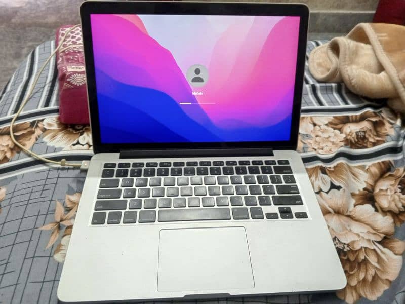 Macbook Pro Retina Display 2015 core i5 8