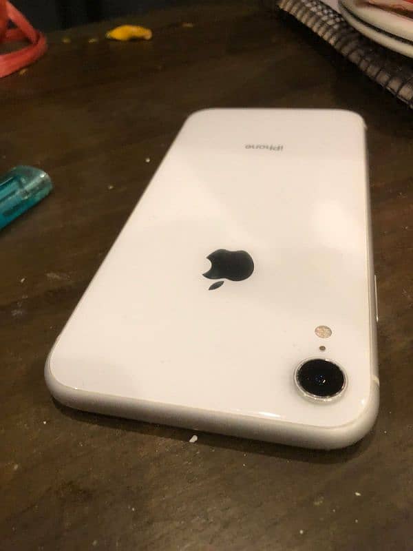 iPhone XR Factory Unlock Fresh 0