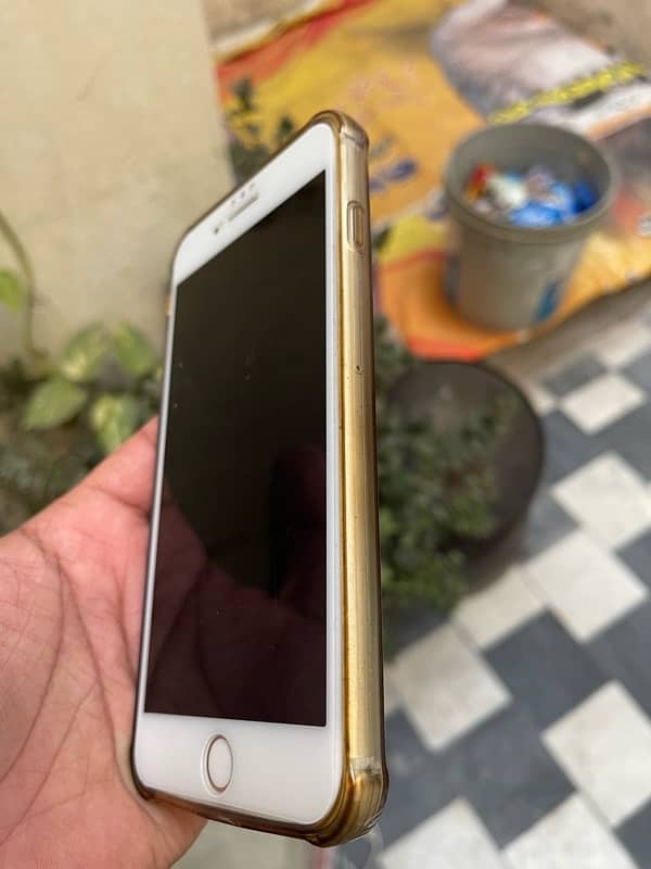 iPhone 8 Plus 256 gb pta approved 1