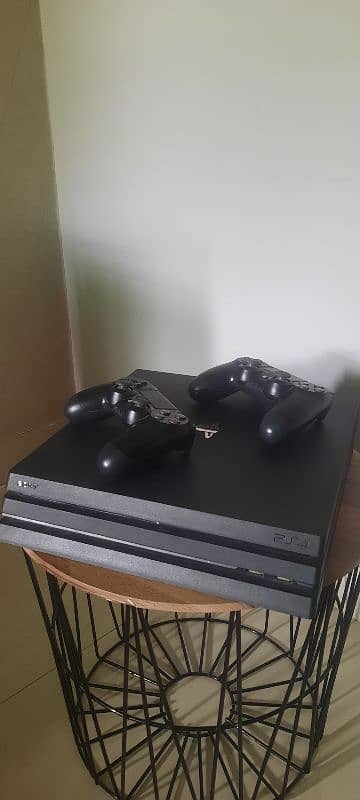 PS4 PRO - 1TB - NON JB - FROM SAUDI ARABIA - 2 CONTROLLERS 5 GAMES 2