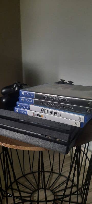 PS4 PRO - 1TB - NON JB - FROM SAUDI ARABIA - 2 CONTROLLERS 5 GAMES 3