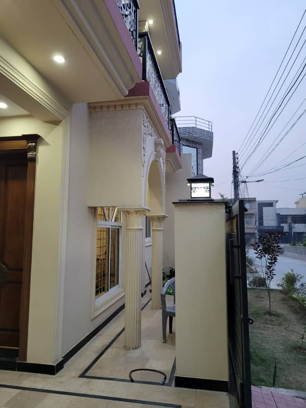 10 Marla very good place very beautiful hot location house for sale in San garden near Soan Main Gate 4