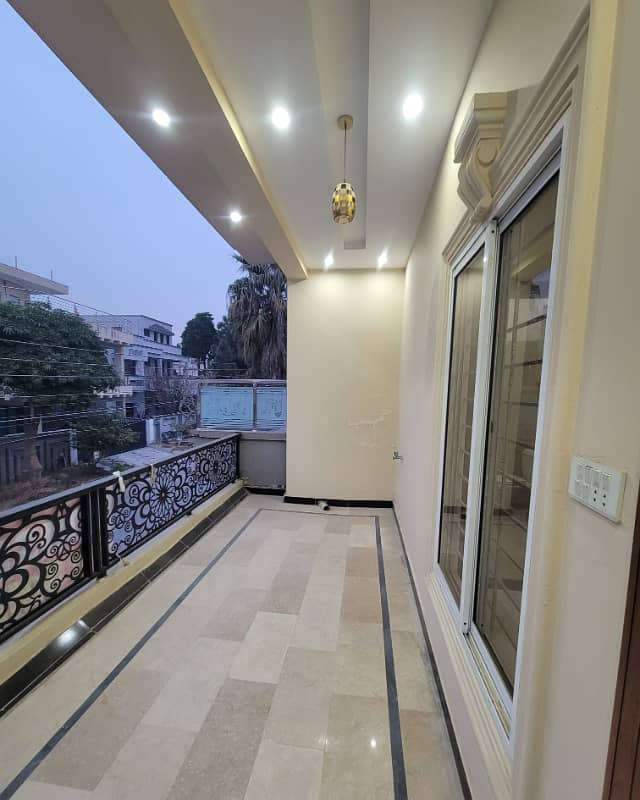 10 Marla very good place very beautiful hot location house for sale in San garden near Soan Main Gate 21