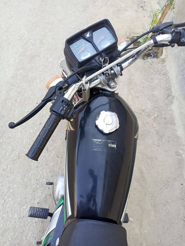 Honda 125 genuine condition Karachi no black 2