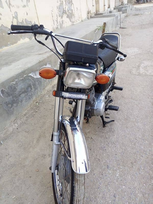 Honda 125 genuine condition Karachi no black 7