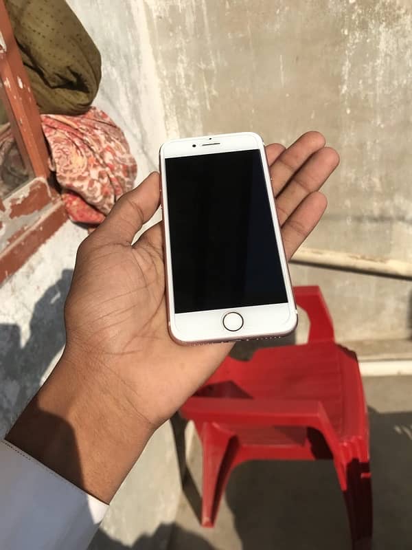 IPhone 7 Non PTA 4