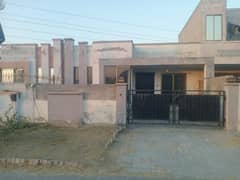 Single storey house is available for rent