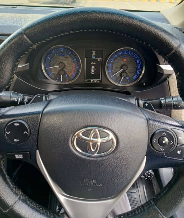 Toyota Altis Grande 2017 full option 13