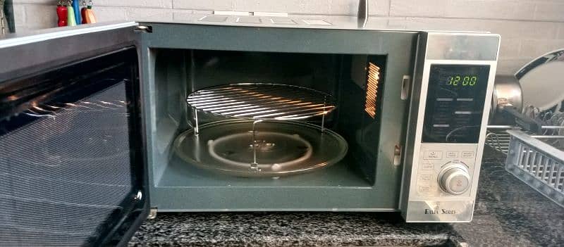 Grilling Microwave Oven 6