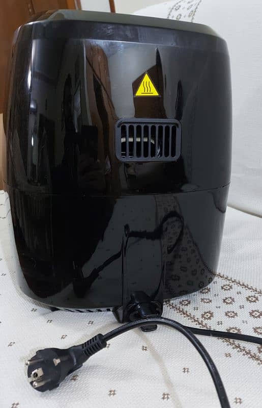 Izone Air Fryer 636 3