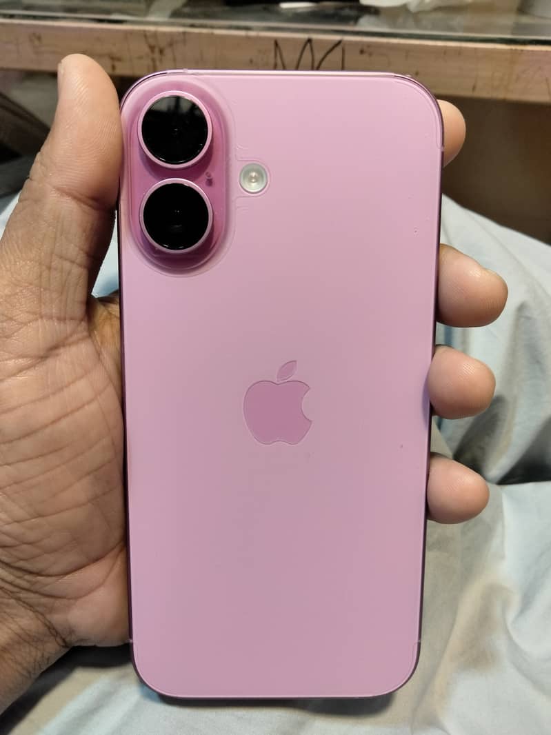 Apple iPhone 16 Pink 0