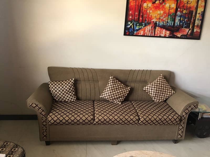 5 seater sofa with table 0