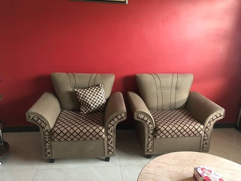 5 seater sofa with table 2