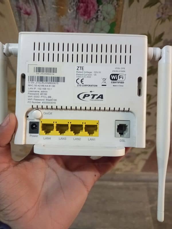 Ptcl Device Like a new. Whatsapp. 03069640933 1