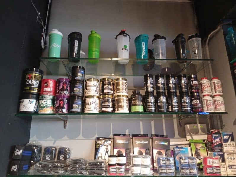 protein powders , shakers, creatine,pre workouts 2