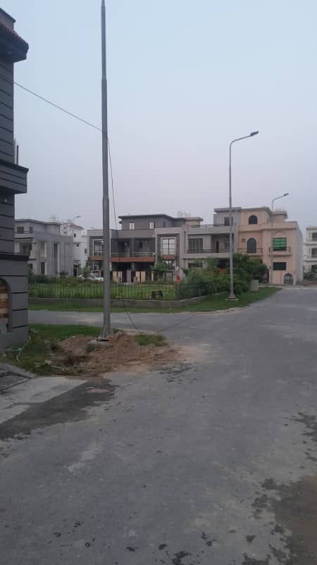 5 MARLA BRAND NEW FACING PARK LUXURY HOUSE AVAILABE FOR SALE IN PARK VIEW CITY LAHORE 27