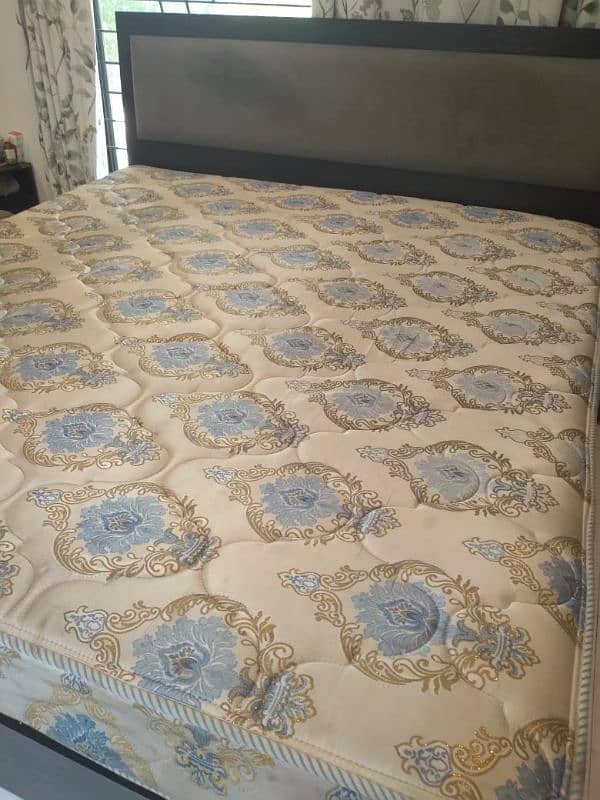 Master Spring Mattress for Sale – Like New! 0