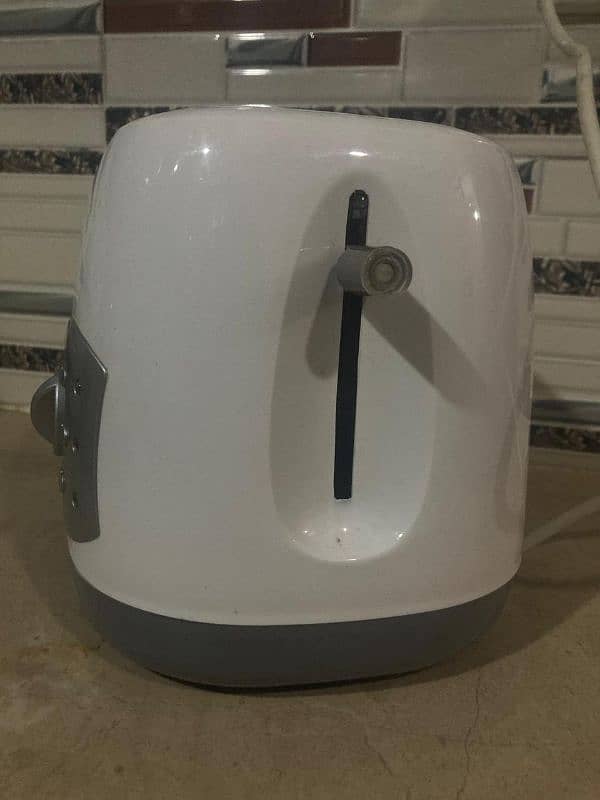 Haier Toaster FRESH NEW CONDITION 2