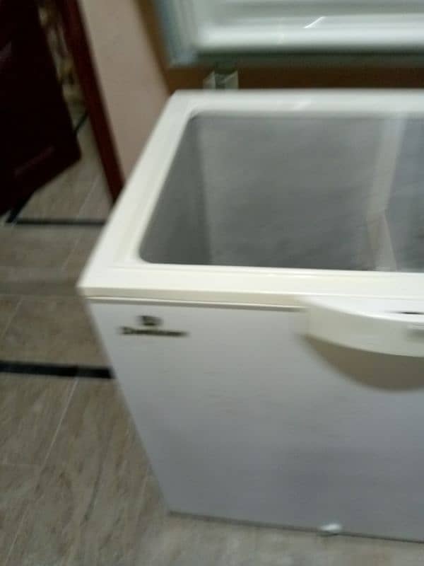 Dawlance deep freezer 300 es Energy saver Model 1