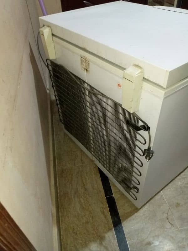 Dawlance deep freezer 300 es Energy saver Model 2