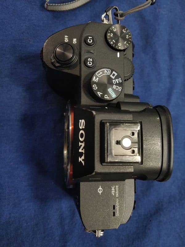 Sony A7lll body 4