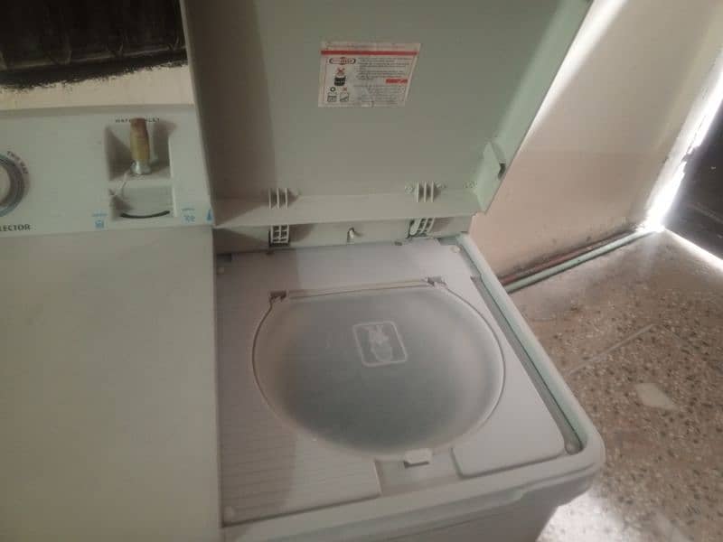 super Asia Washing machine with spinner excellent condition 2