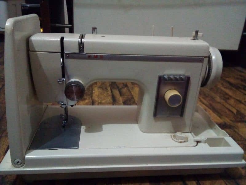 Janome 369 sewing machine 0