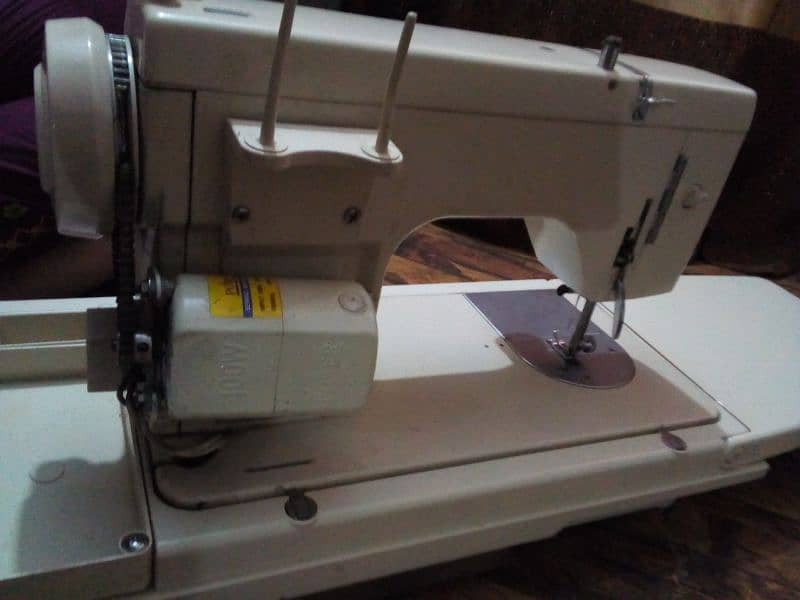 Janome 369 sewing machine 4