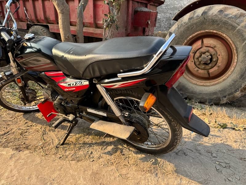 Honda Cd70 dream 9