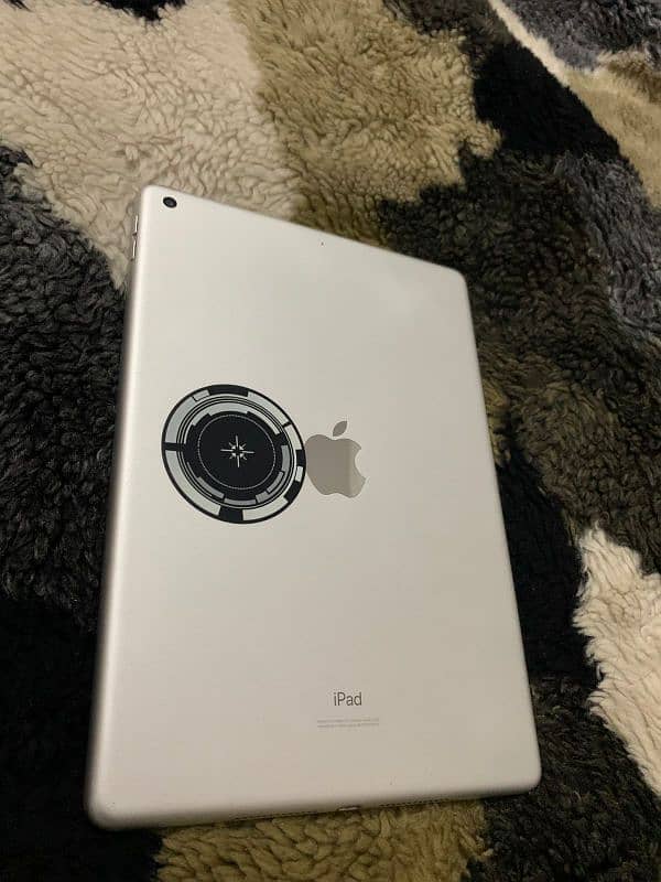 Ipad 7th generation 32 GB 1