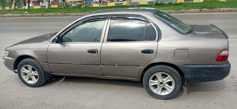 Toyota Corolla 2.0 D 2000 limited 4